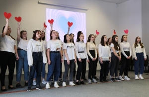 фото к теме - Долгожданный праздник состоялся: студенты пели о любви